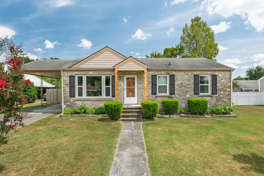 705 1st Ave Fayetteville, TN 37334