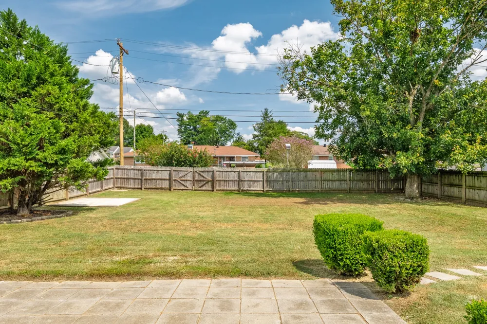 705 1st Ave Fayetteville, TN 37334