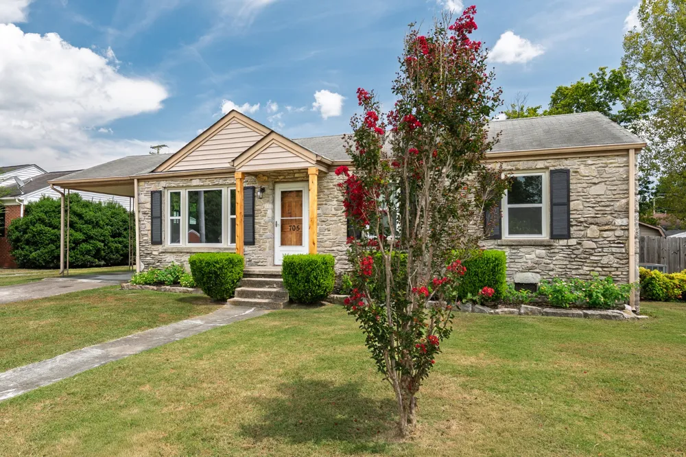 705 1st Ave Fayetteville, TN 37334