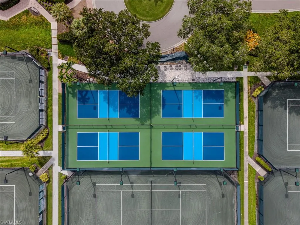 4242 Longshore Way S Naples, FL 34119