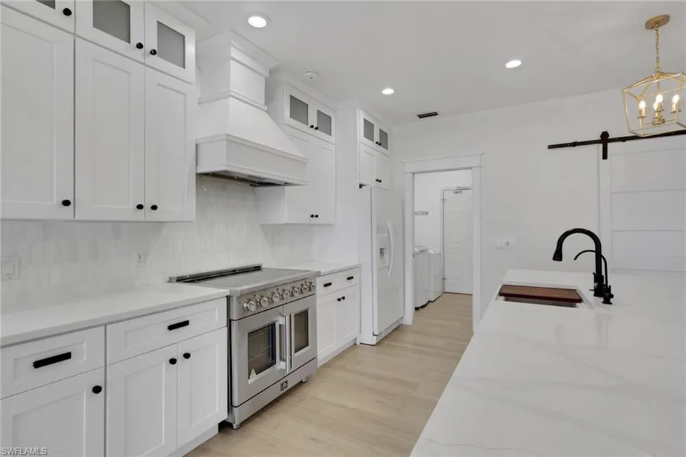 4242 Longshore Way S Naples, FL 34119