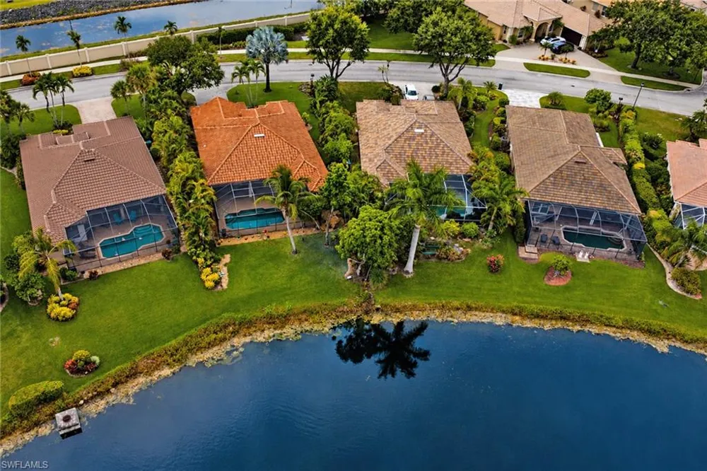 4242 Longshore Way S Naples, FL 34119