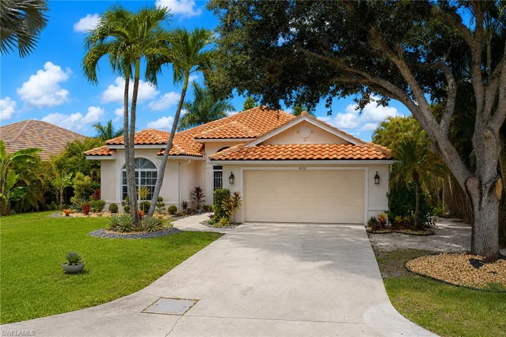 4242 Longshore Way S Naples, FL 34119