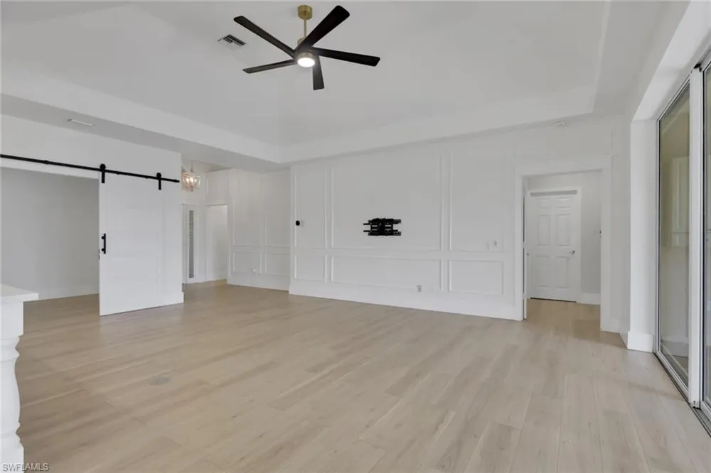 4242 Longshore Way S Naples, FL 34119