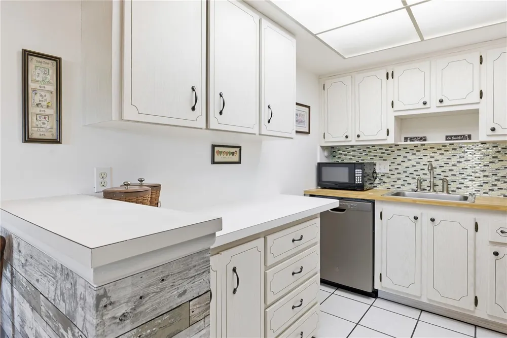 72 BOUNDARY BOULEVARD #210 Rotonda West, FL 33947