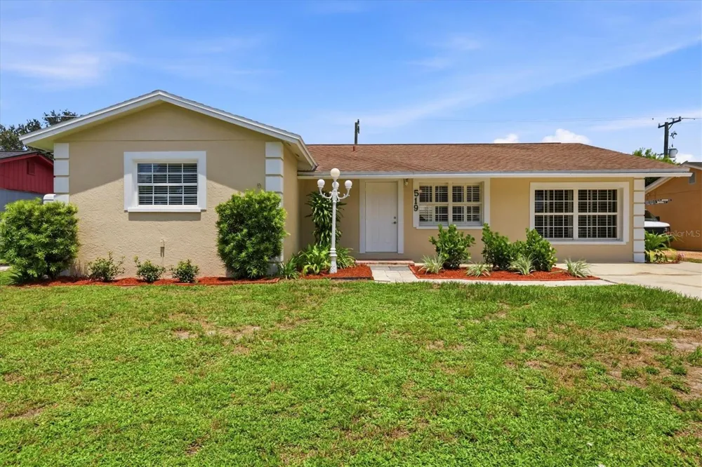 519 65TH AVENUE W Bradenton, FL 34207