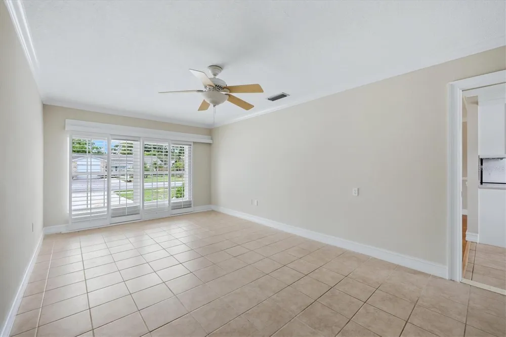 519 65TH AVENUE W Bradenton, FL 34207