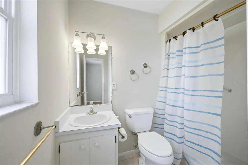 519 65TH AVENUE W Bradenton, FL 34207