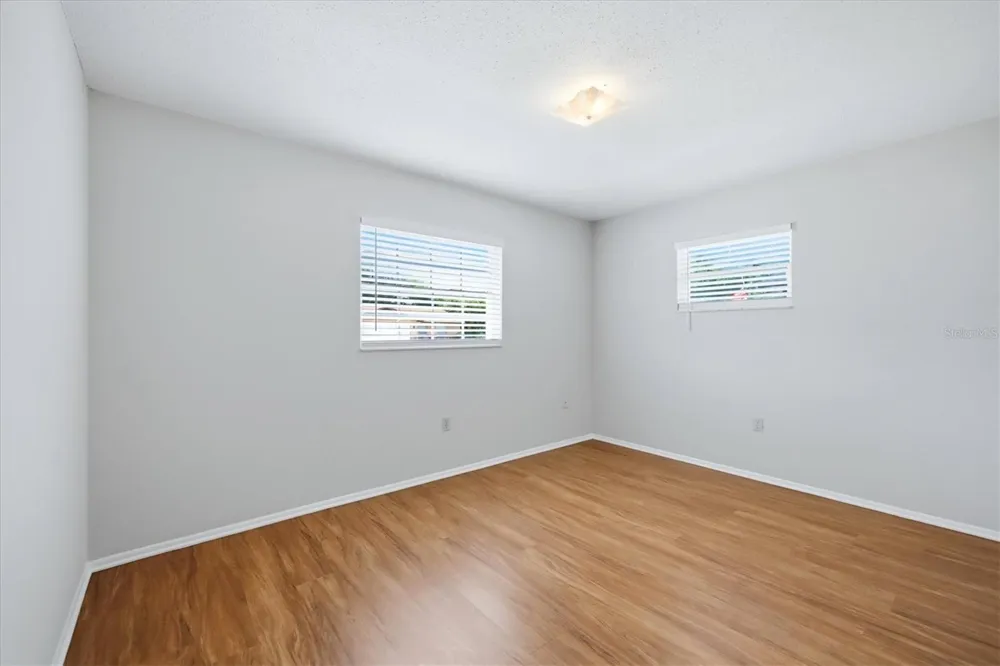 519 65TH AVENUE W Bradenton, FL 34207