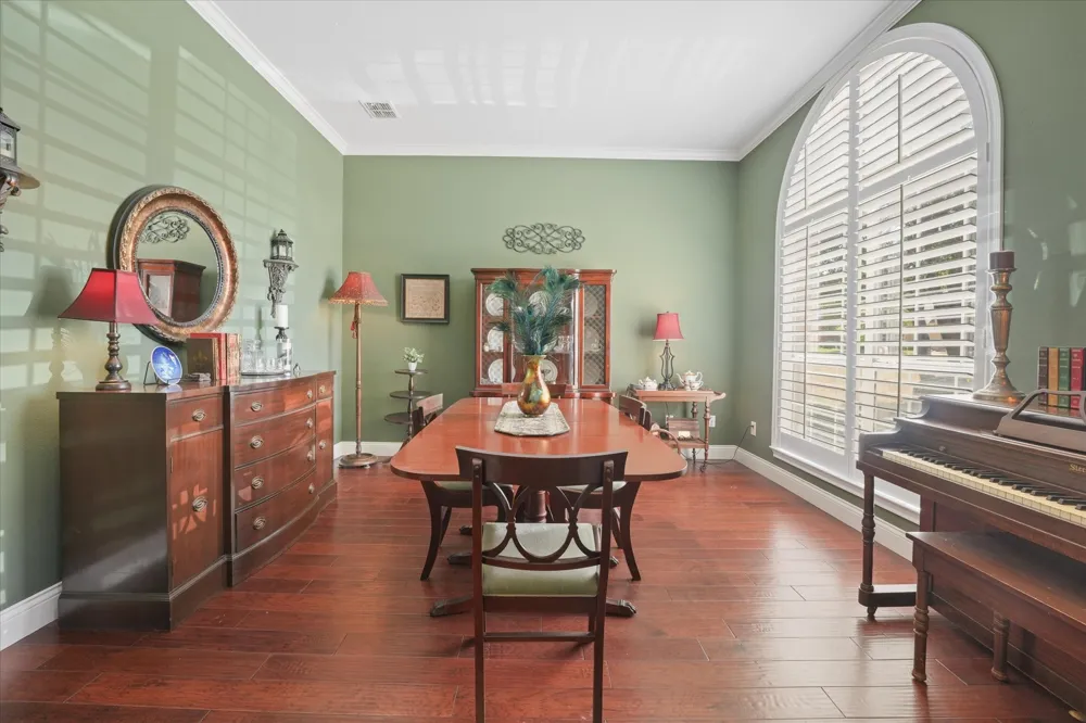2105 Birdwood Circle Corinth, TX 76210