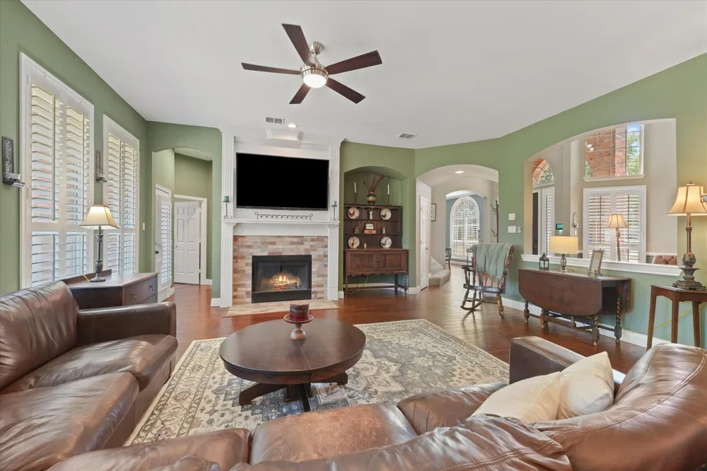 2105 Birdwood Circle Corinth, TX 76210