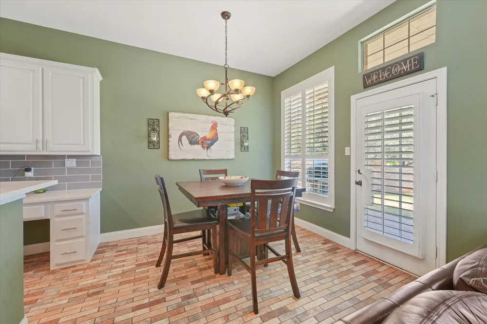 2105 Birdwood Circle Corinth, TX 76210