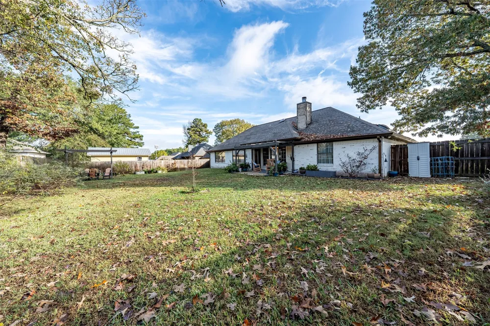 18564 County Road 1100 Flint, TX 75762