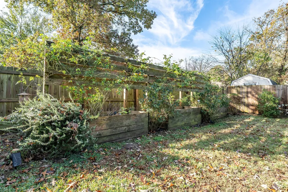 18564 County Road 1100 Flint, TX 75762