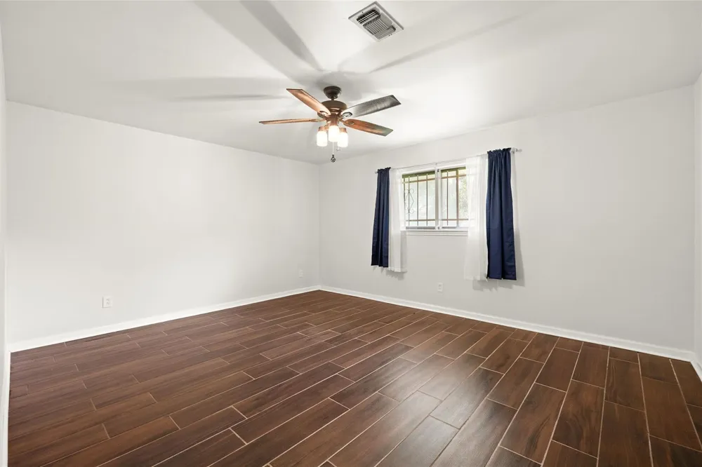 5827 S Braeswood Boulevard Houston, TX 77096