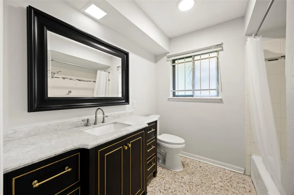 5827 S Braeswood Boulevard Houston, TX 77096