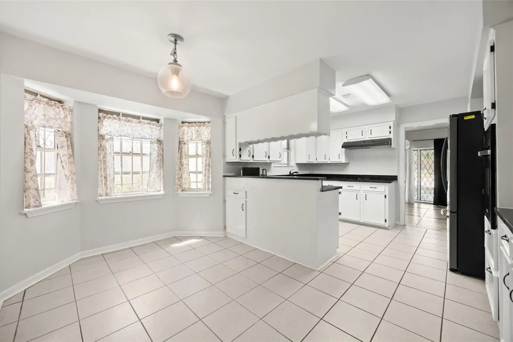 5827 S Braeswood Boulevard Houston, TX 77096