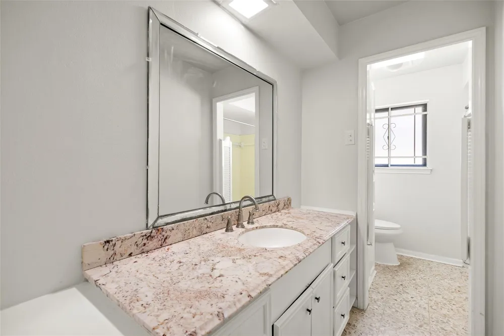 5827 S Braeswood Boulevard Houston, TX 77096