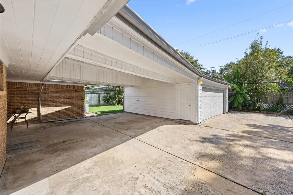 5827 S Braeswood Boulevard Houston, TX 77096