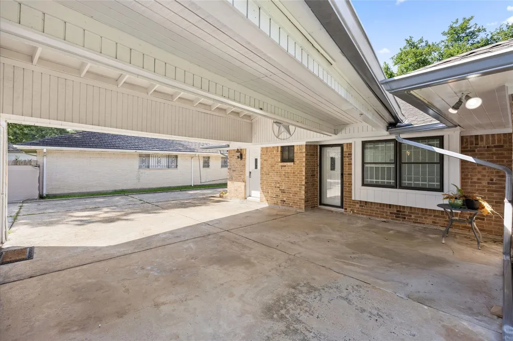5827 S Braeswood Boulevard Houston, TX 77096