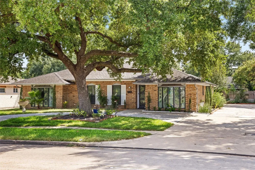 5827 S Braeswood Boulevard Houston, TX 77096