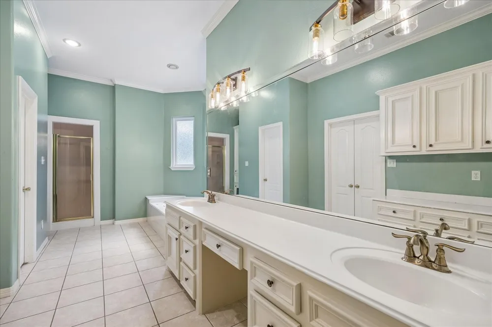 9064 Grand Lake Estates Drive Montgomery, TX 77316