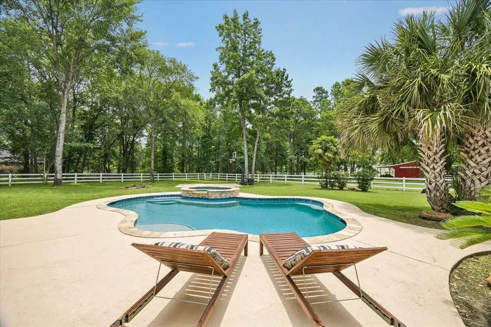 9064 Grand Lake Estates Drive Montgomery, TX 77316