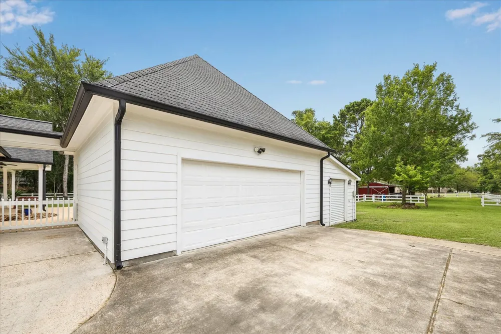 9064 Grand Lake Estates Drive Montgomery, TX 77316