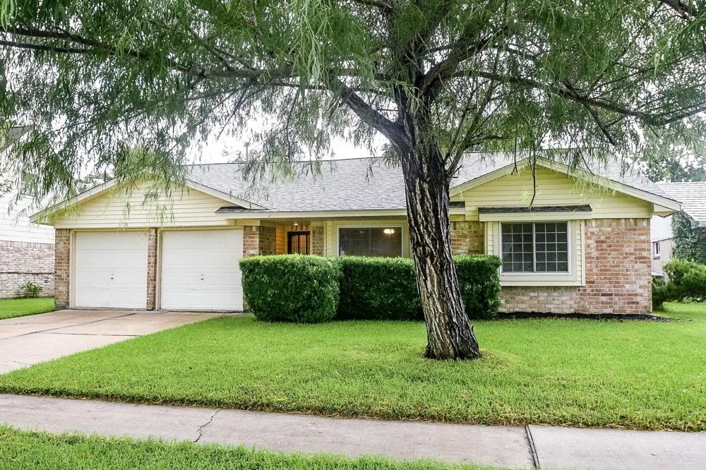 11839 Blair Meadow Drive Meadows Place, TX 77477