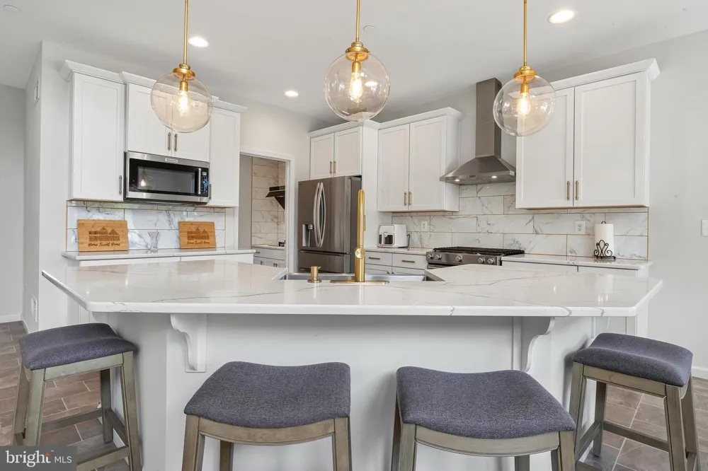 2754 HILLFIELD DRIVE Frederick, MD 21702