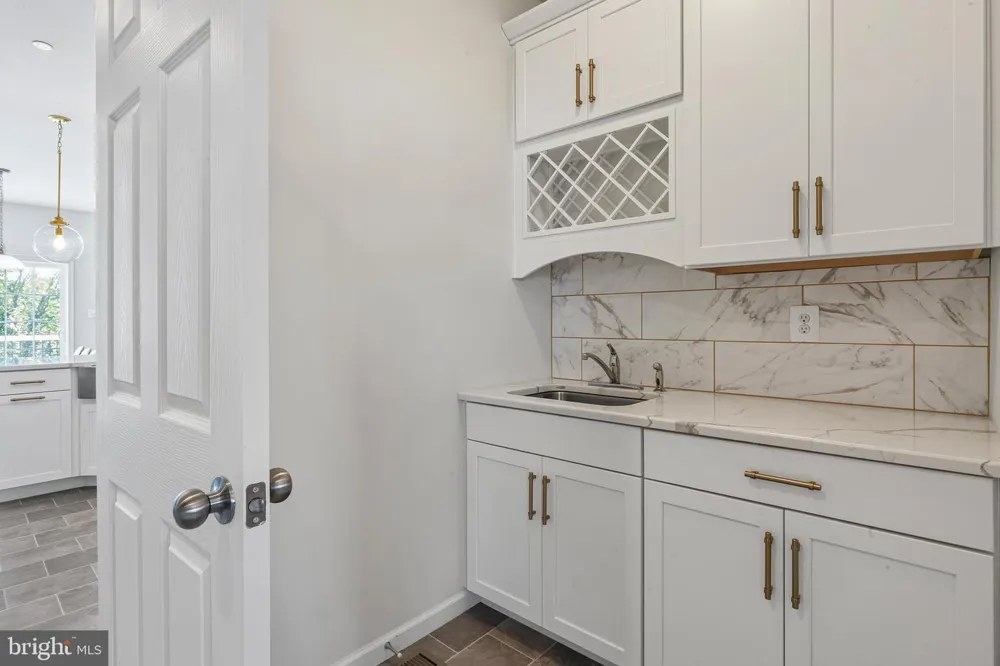 2754 HILLFIELD DRIVE Frederick, MD 21702
