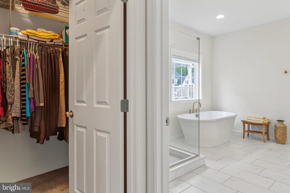 2754 HILLFIELD DRIVE Frederick, MD 21702