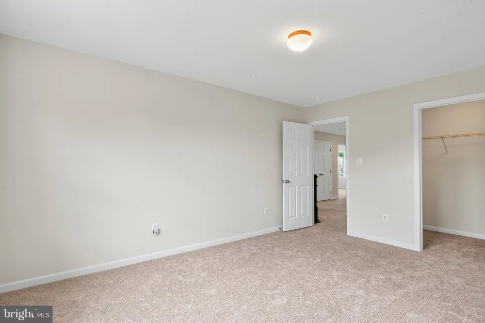 2754 HILLFIELD DRIVE Frederick, MD 21702