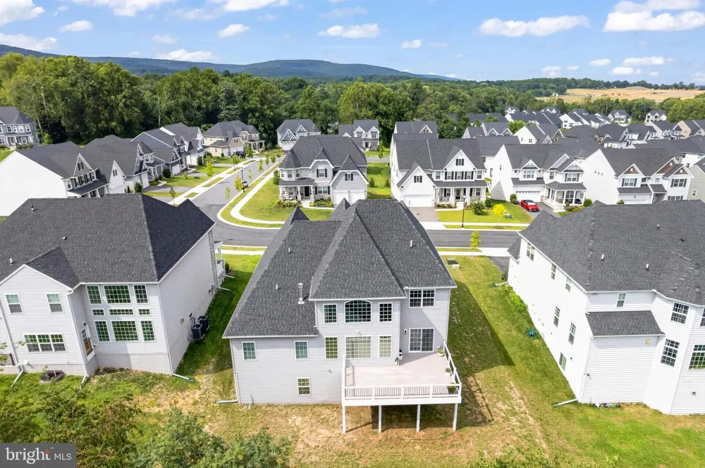 2754 HILLFIELD DRIVE Frederick, MD 21702