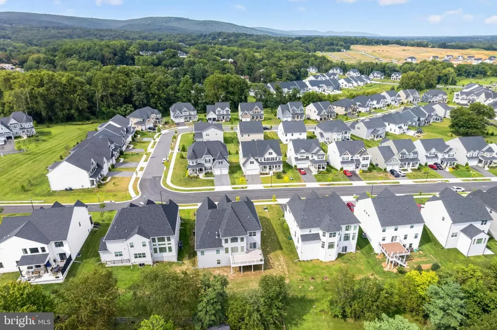 2754 HILLFIELD DRIVE Frederick, MD 21702