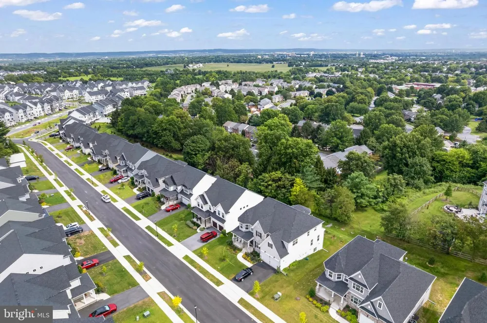 2754 HILLFIELD DRIVE Frederick, MD 21702