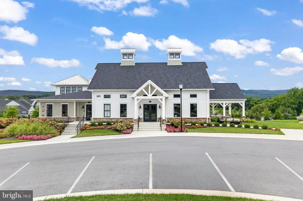 2754 HILLFIELD DRIVE Frederick, MD 21702