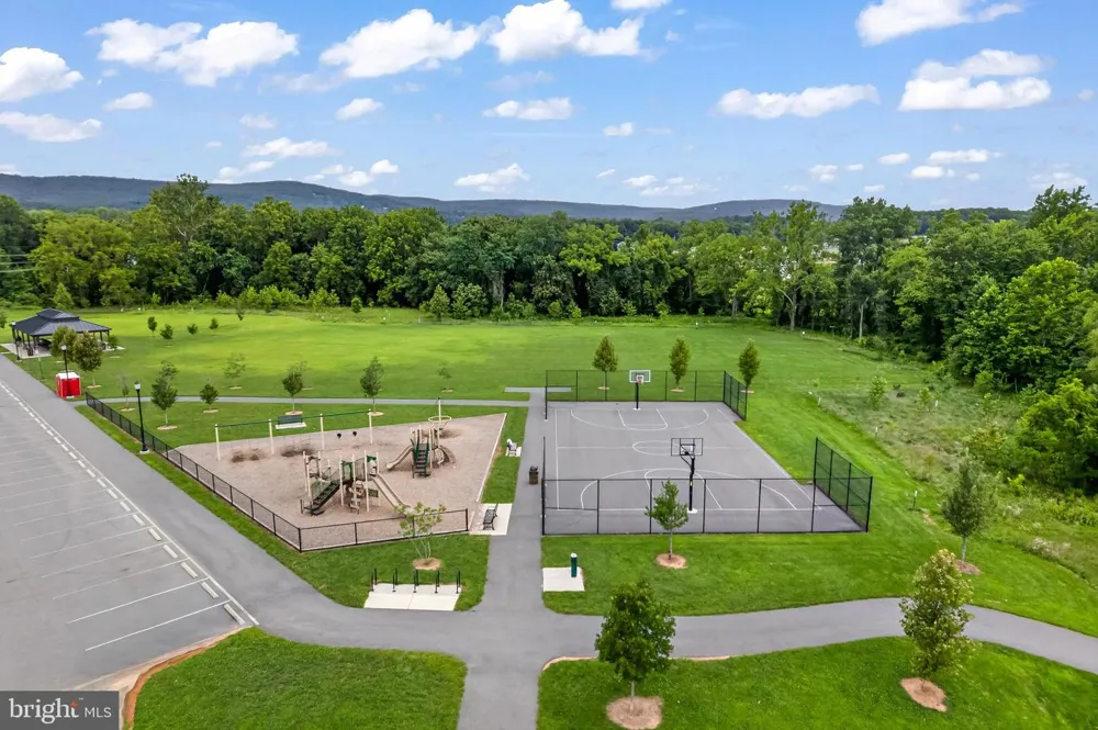 2754 HILLFIELD DRIVE Frederick, MD 21702