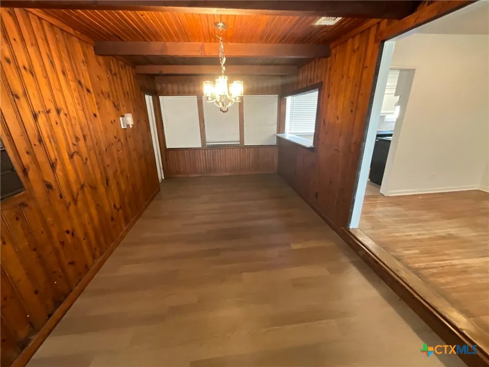 1004 Lawndale Avenue Victoria, TX 77901