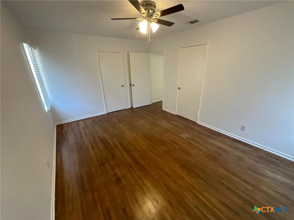 1004 Lawndale Avenue Victoria, TX 77901