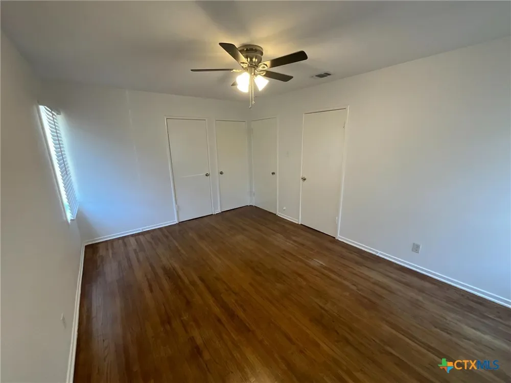1004 Lawndale Avenue Victoria, TX 77901