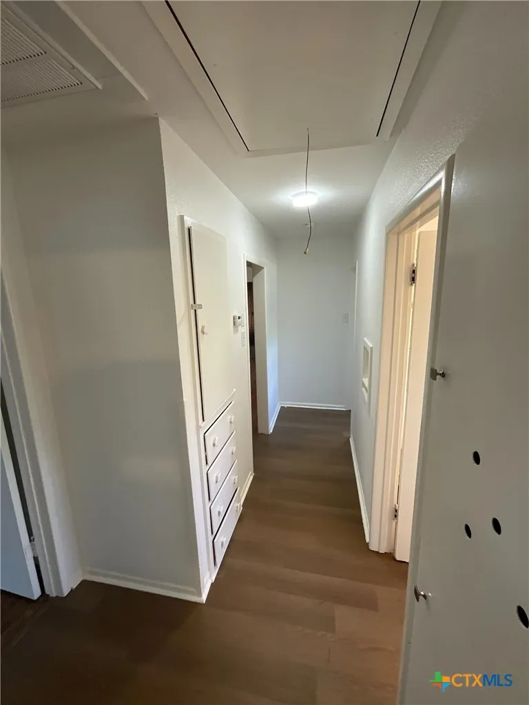 1004 Lawndale Avenue Victoria, TX 77901