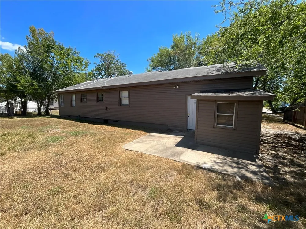 1004 Lawndale Avenue Victoria, TX 77901