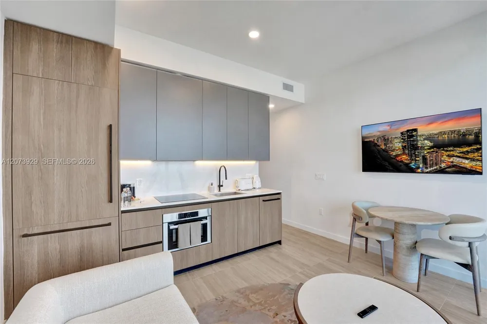 580 72nd St #1511 Miami Beach, FL 33141