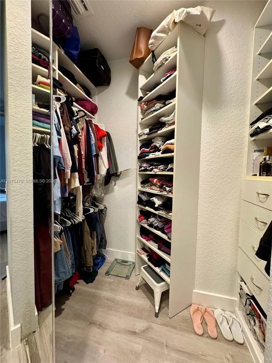 2787 Center Ct Dr #1-23 Weston, FL 33332