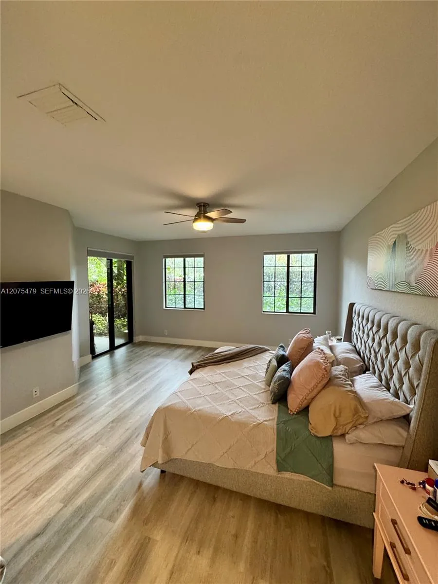 2787 Center Ct Dr #1-23 Weston, FL 33332