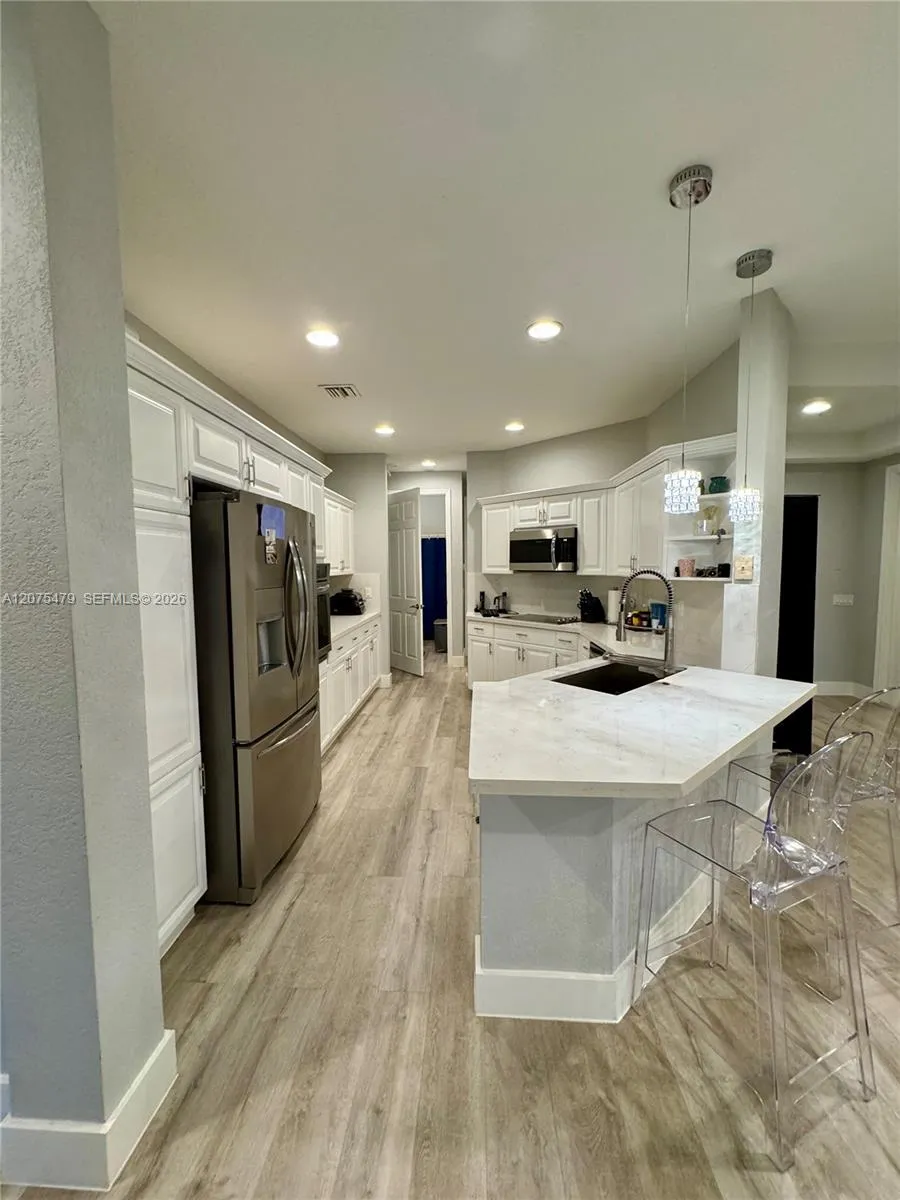2787 Center Ct Dr #1-23 Weston, FL 33332