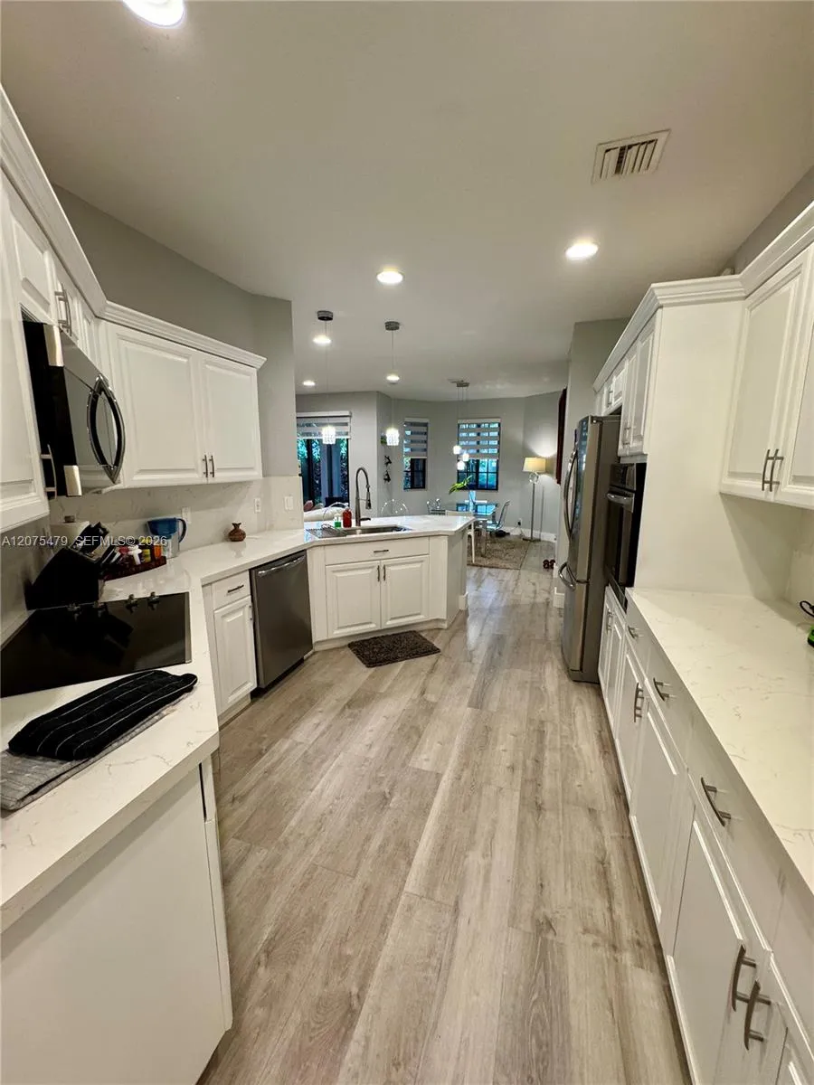 2787 Center Ct Dr #1-23 Weston, FL 33332