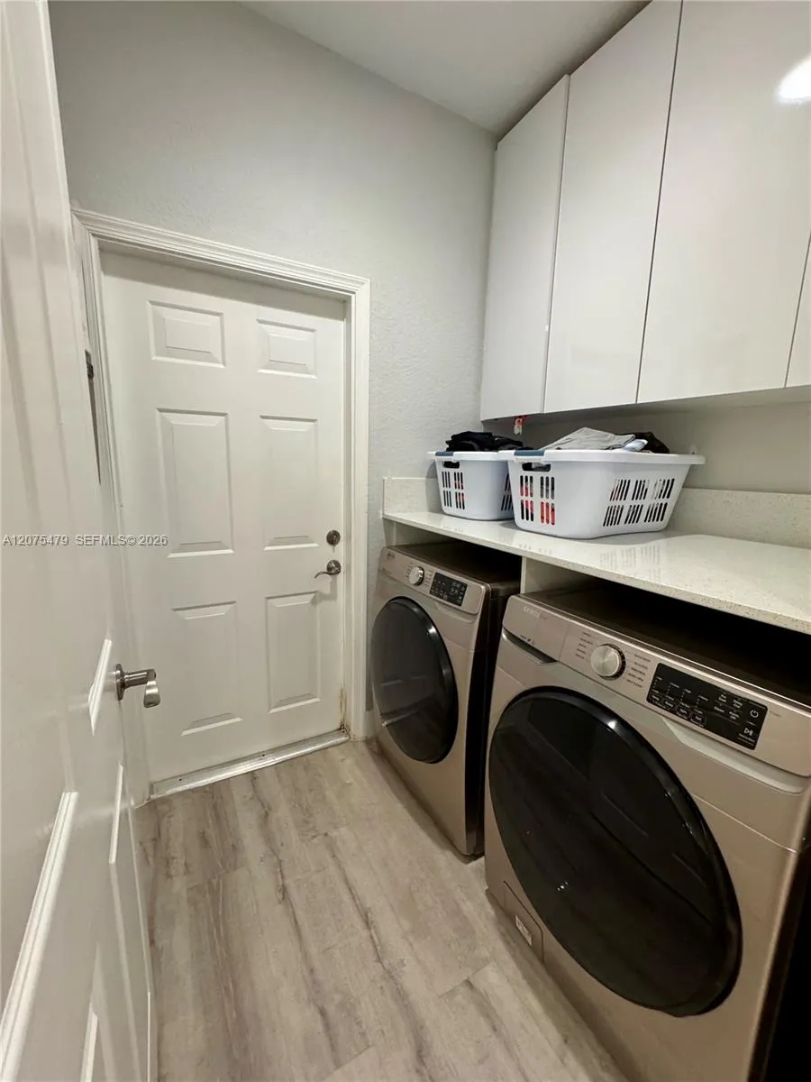 2787 Center Ct Dr #1-23 Weston, FL 33332