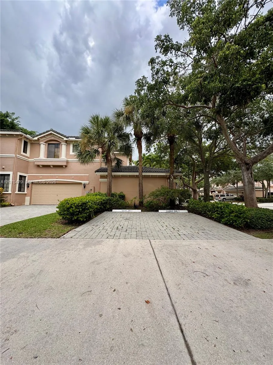 2787 Center Ct Dr #1-23 Weston, FL 33332